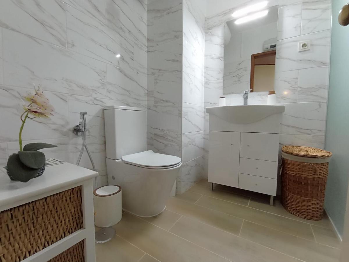 Love Shack Flat In Quarteira Center Εξωτερικό φωτογραφία