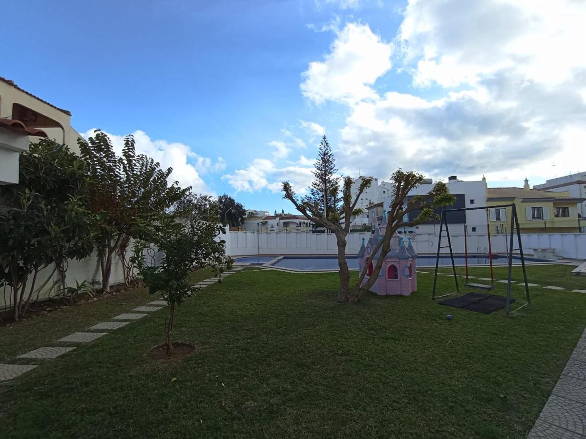 Love Shack Flat In Quarteira Center Εξωτερικό φωτογραφία