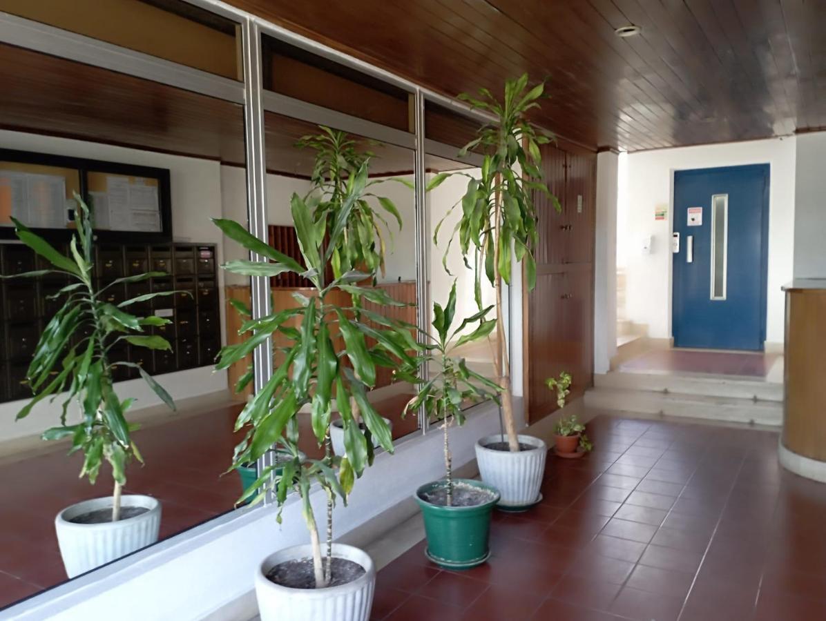 Love Shack Flat In Quarteira Center Εξωτερικό φωτογραφία