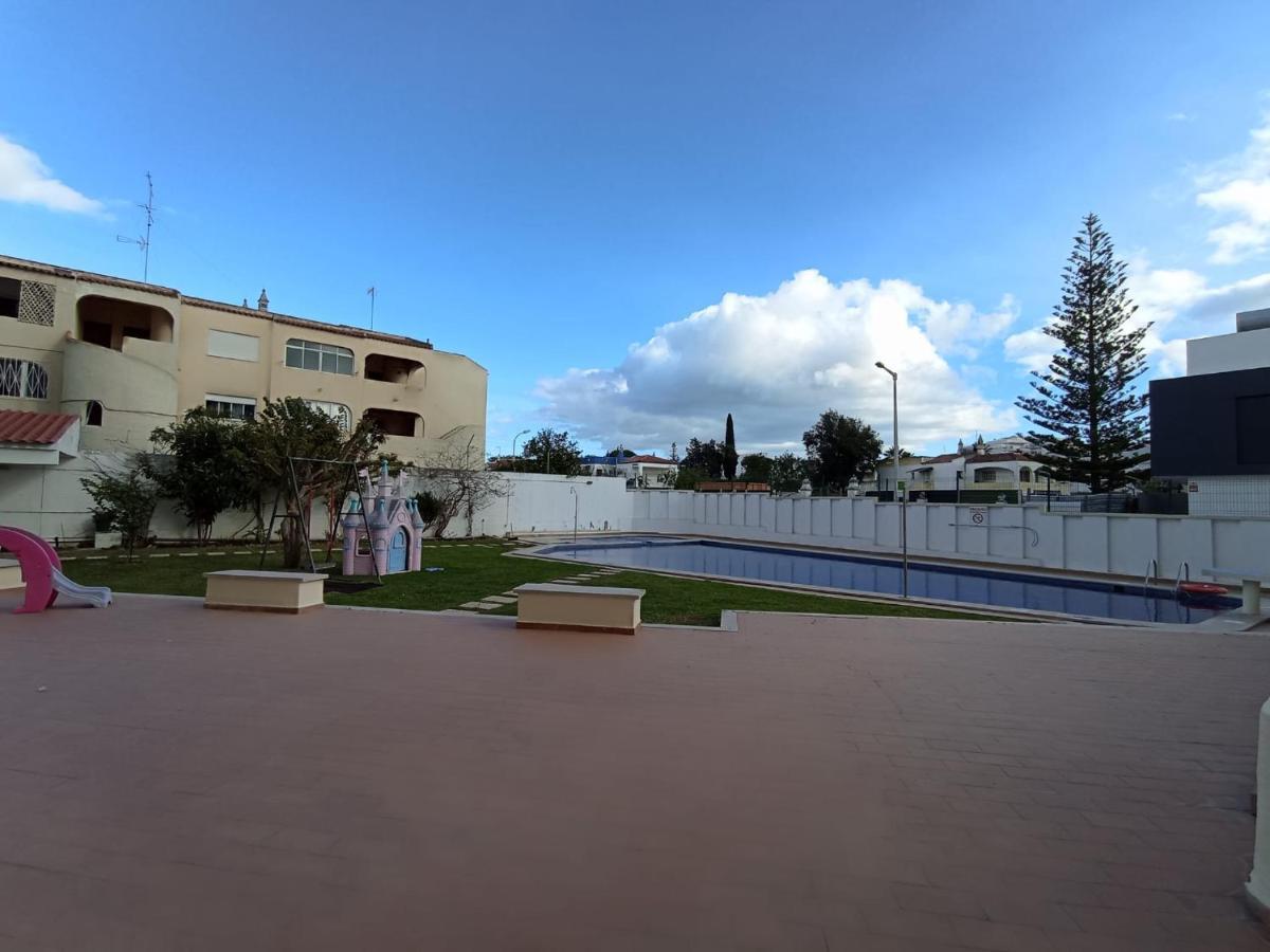 Love Shack Flat In Quarteira Center Εξωτερικό φωτογραφία