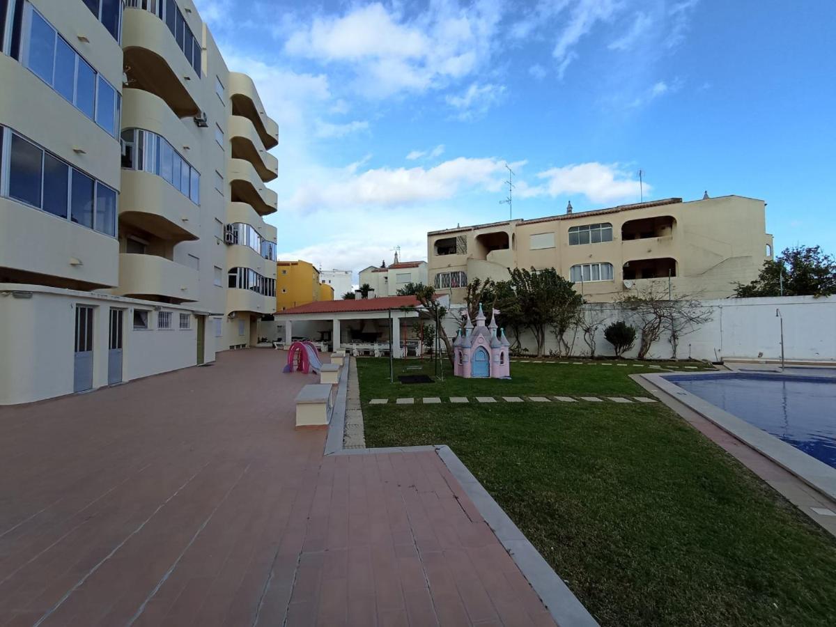 Love Shack Flat In Quarteira Center Εξωτερικό φωτογραφία